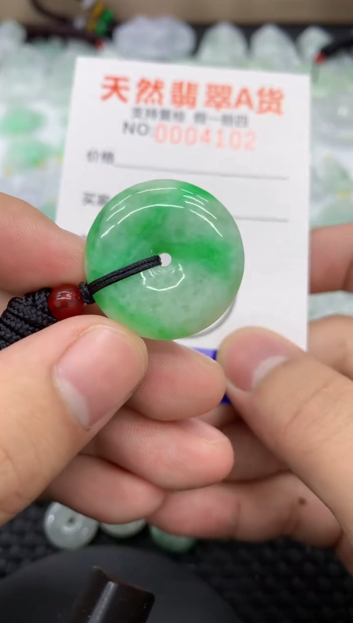 【闪购商品】翡翠颈饰未镶嵌11111111111