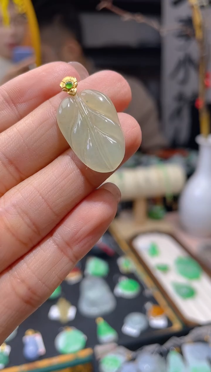 【闪购商品】翡翠颈饰18K金镶嵌假一赔三