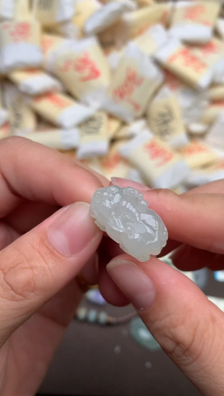 翡翠挂件未镶嵌—