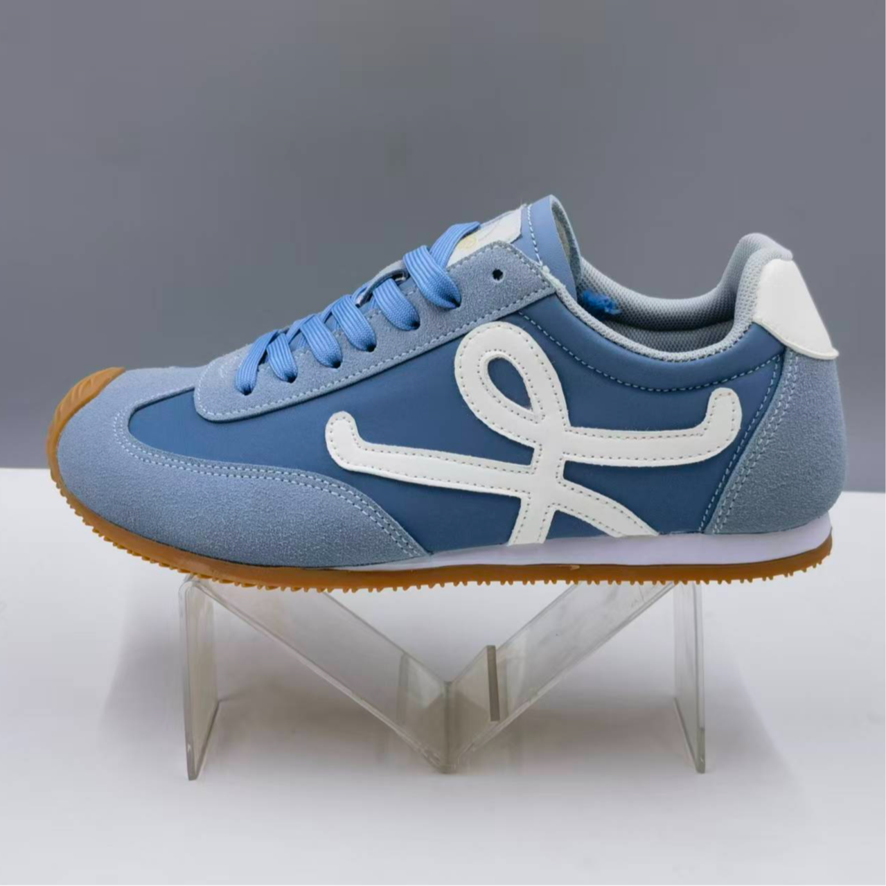 男女同款轻便耐磨休闲鞋