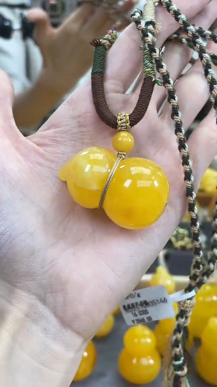 裸石琥珀未镶嵌j28