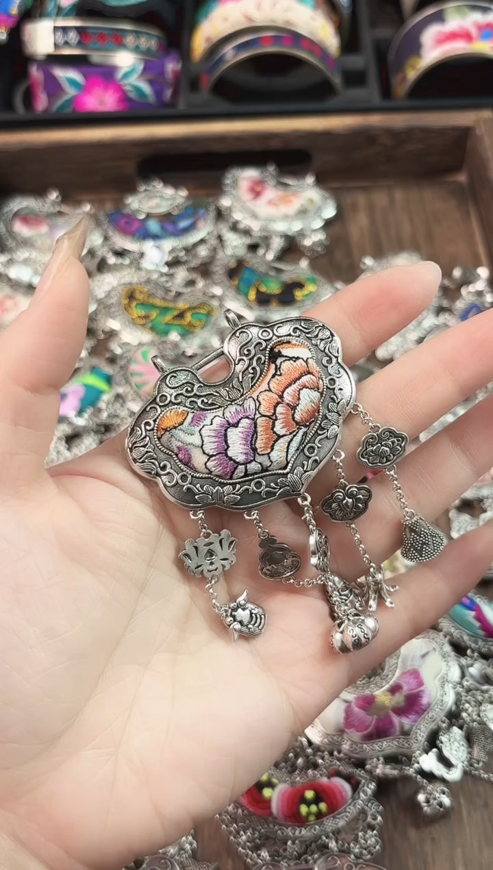 艺枝独绣手工饰品40