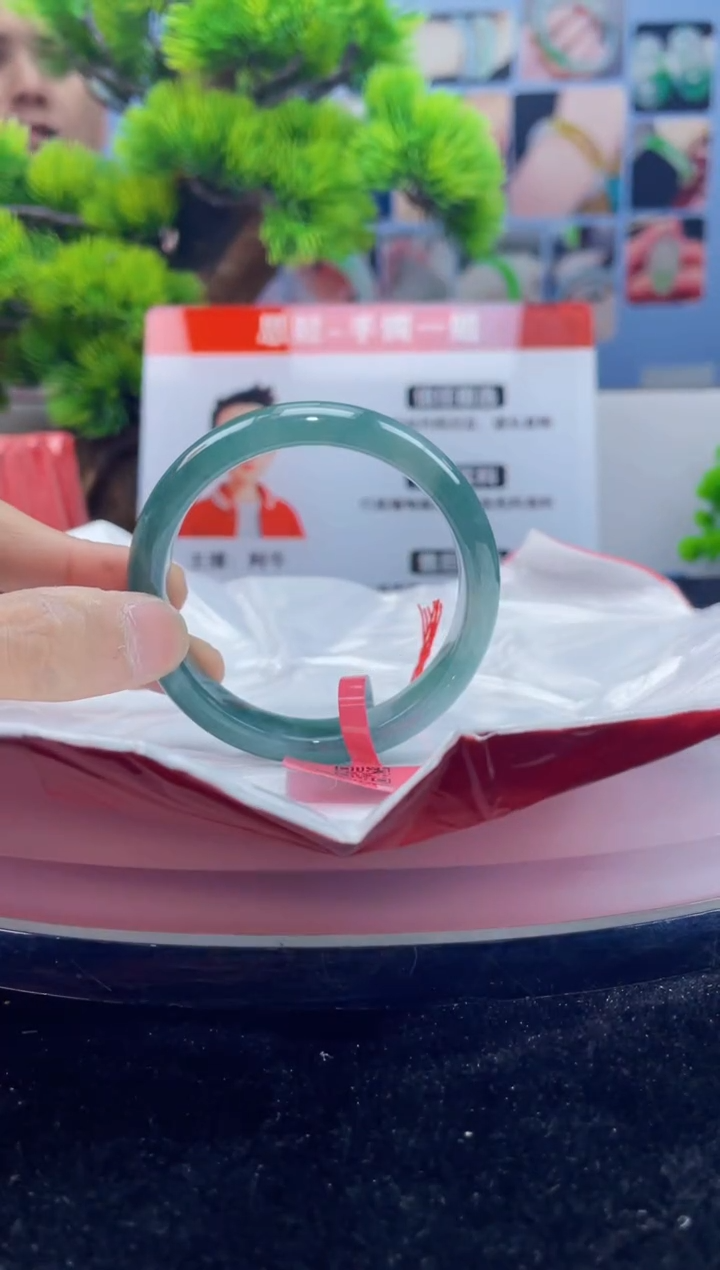 翡翠未镶嵌手镯手镯5