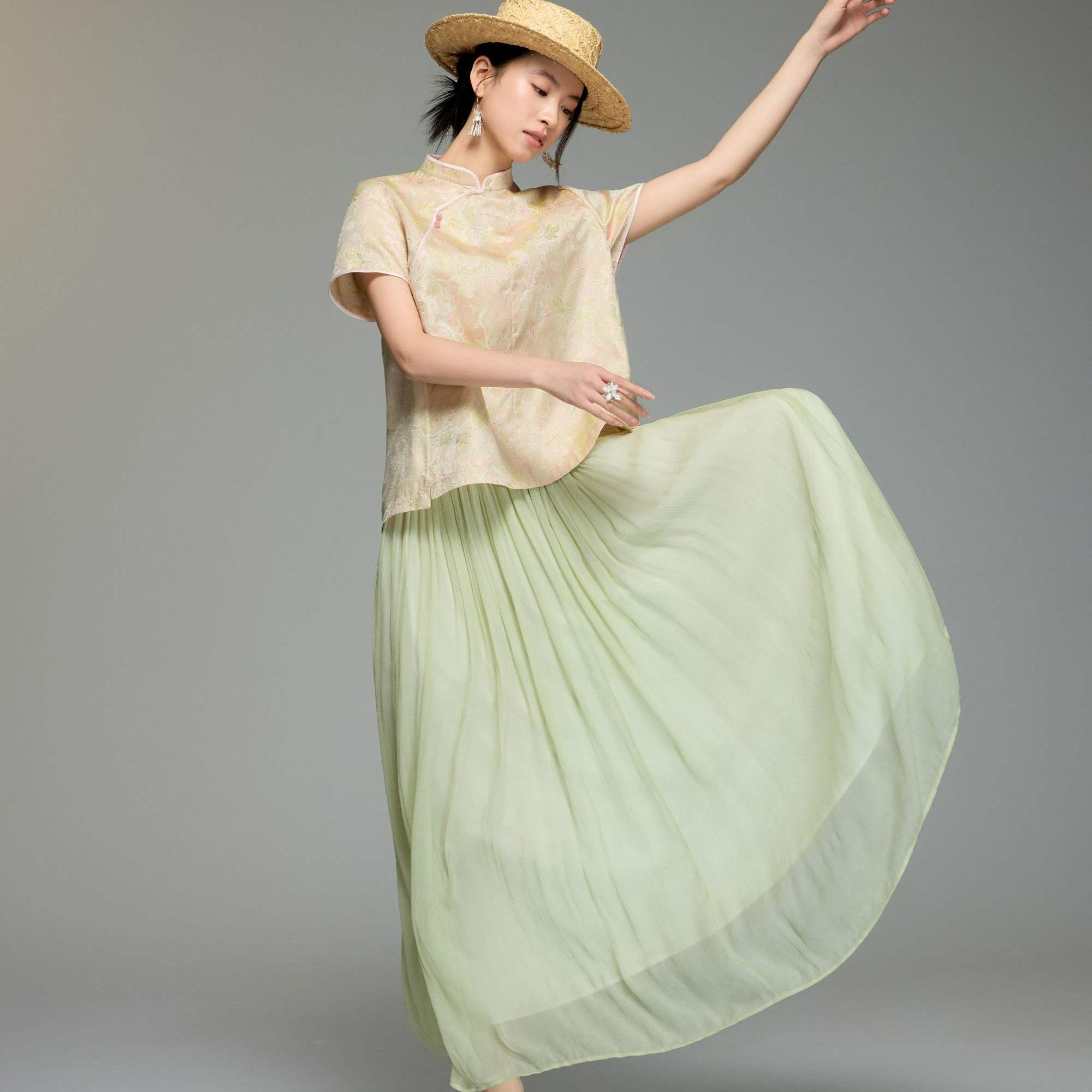 初见十三娘『碧罗』新中式国风桑蚕丝手工高定异色罗上衣夏季立领