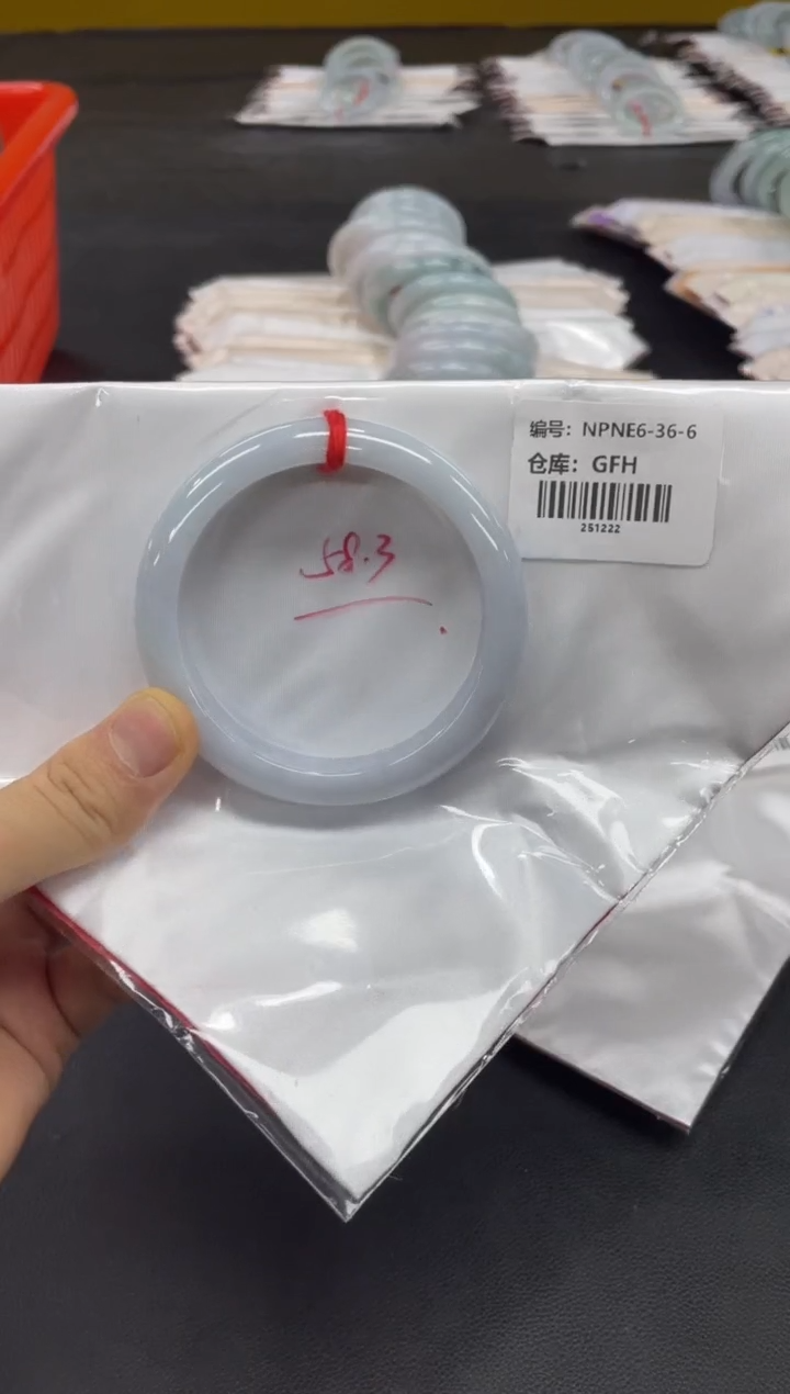 未镶嵌手镯翡翠翡翠手镯