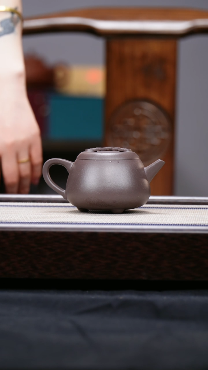 【闪购商品】紫砂茶壶四号井低槽青 元宝壶