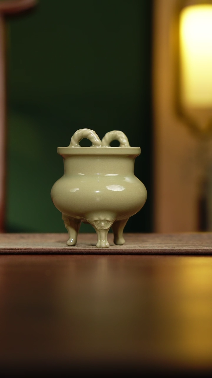 【闪购商品】【览古雅韵】三足炉