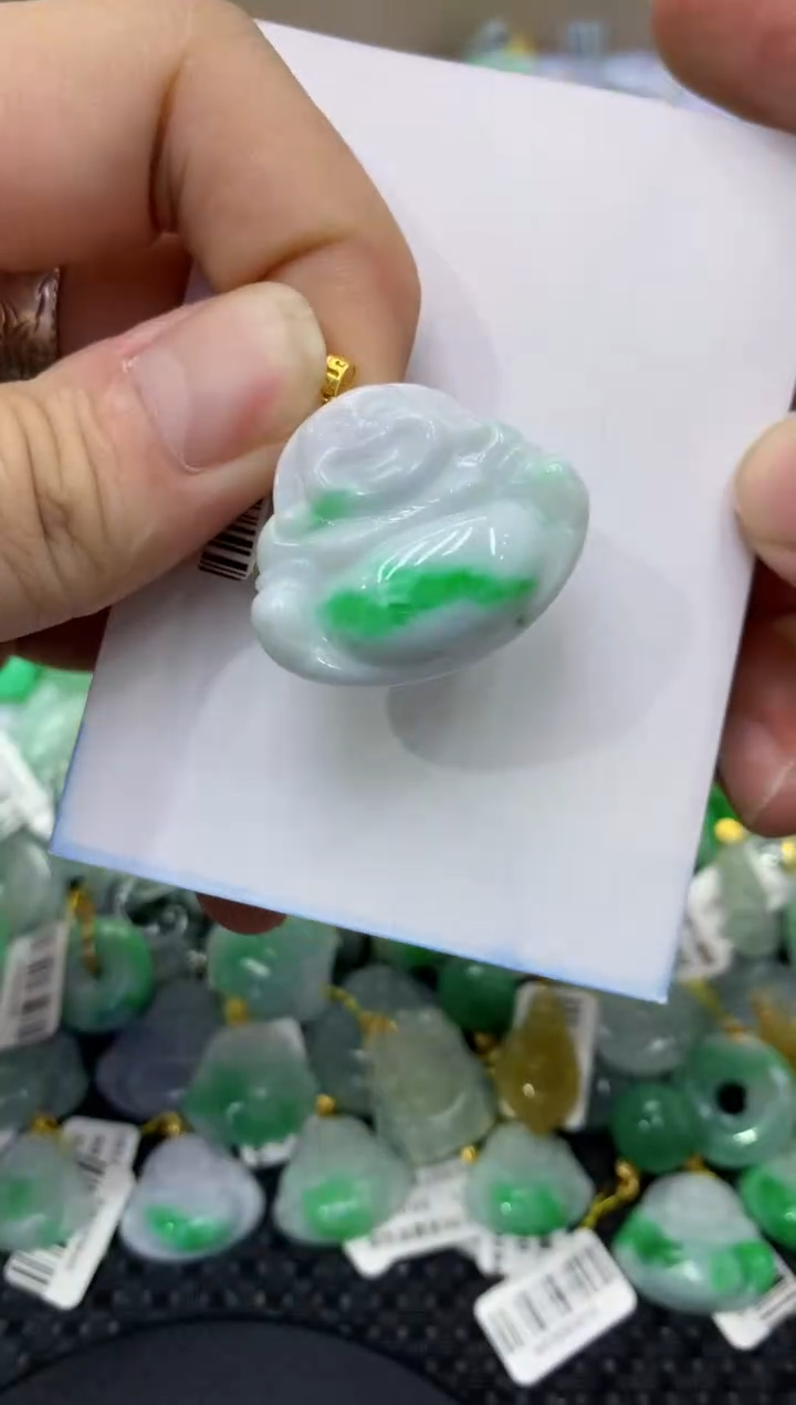 颈饰18K金镶嵌翡翠天然缅甸翡翠A货