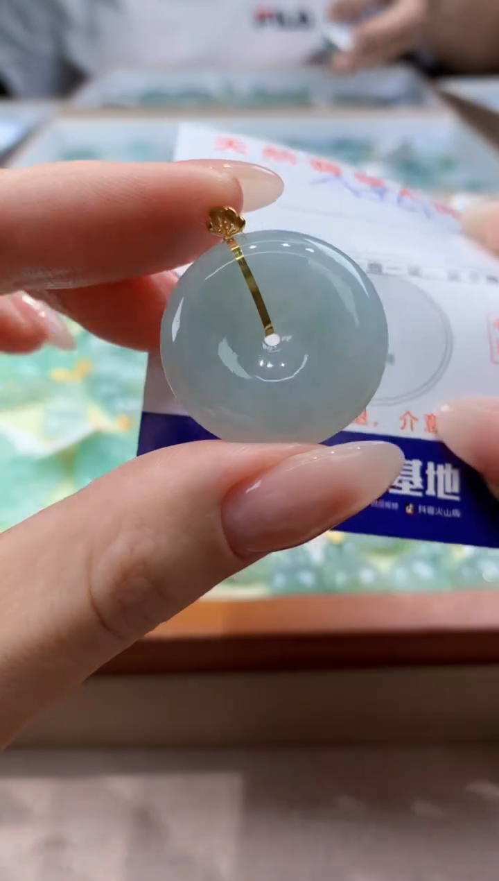 翡翠18K金镶嵌颈饰天然缅甸a货翡翠