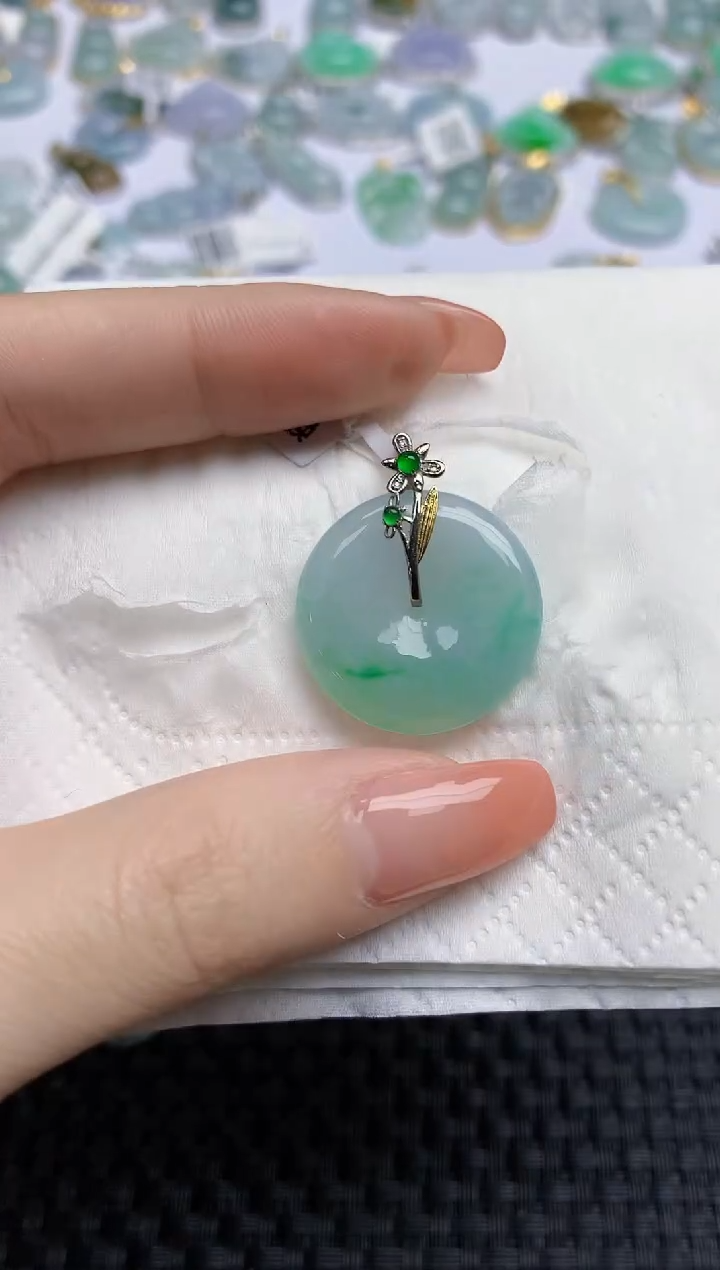 【闪购商品】翡翠颈饰18K金镶嵌天然翡翠A货