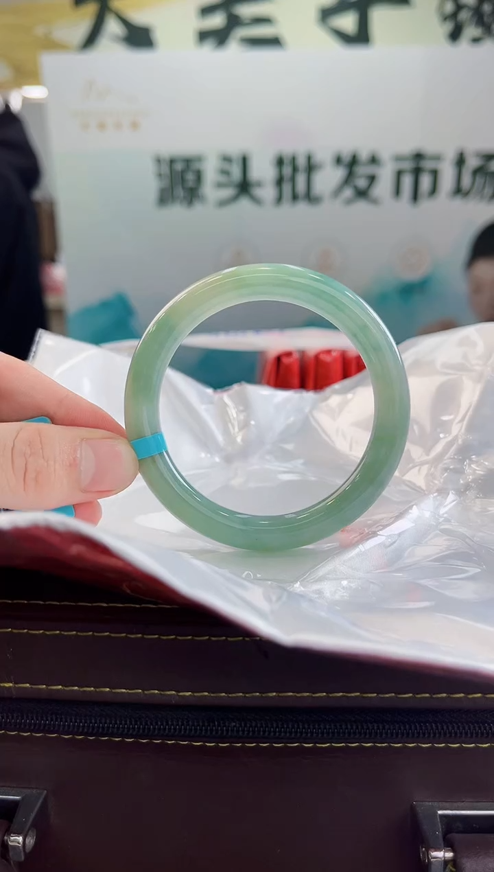 【闪购商品】翡翠手镯未镶嵌手镯