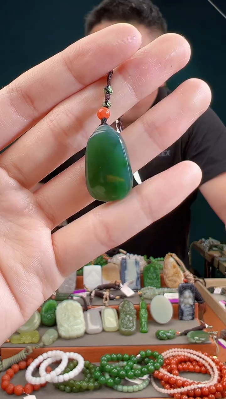 颈饰未镶嵌和田玉一物一证 拍一单发一个