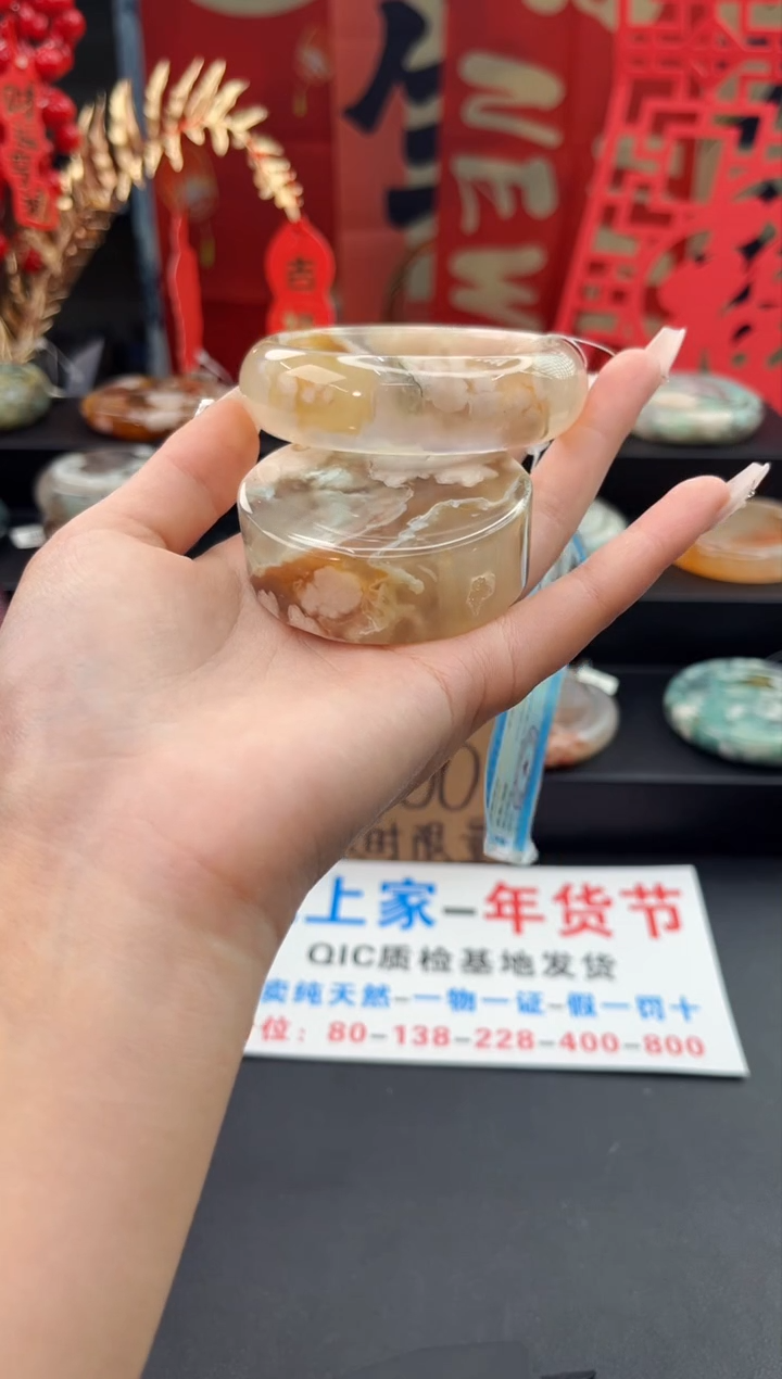 【闪购商品】石英质玉手镯未镶嵌赠送镯心（56圈口）