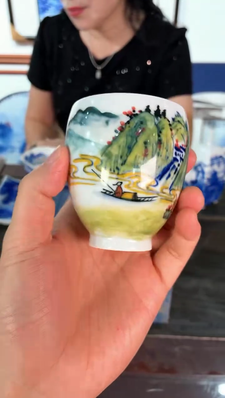                 吴小琴