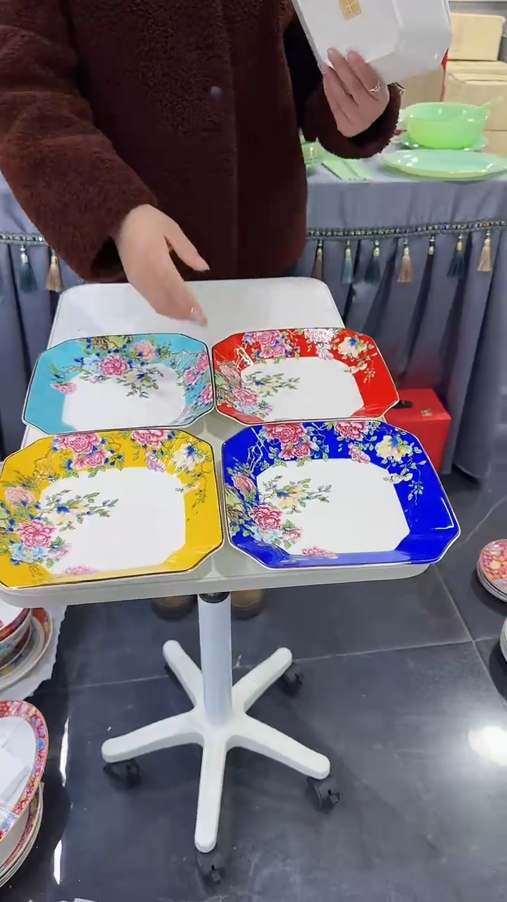 【闪购商品】瓷片8英寸景德镇陶瓷方盘4个混色