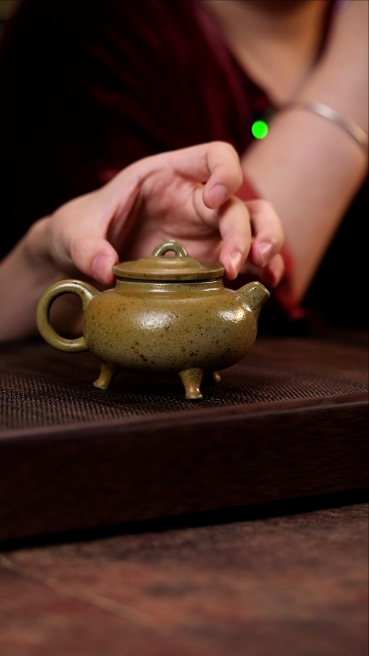 宜兴紫砂松木柴烧本绿三足