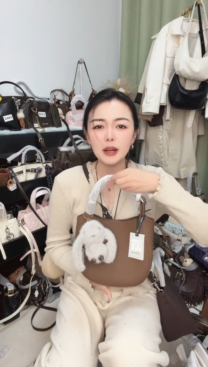 真皮浅色康泰娜  