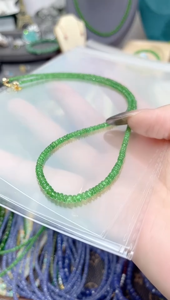 【闪购商品】石榴石（沙弗莱）颈饰18K金镶嵌素1200