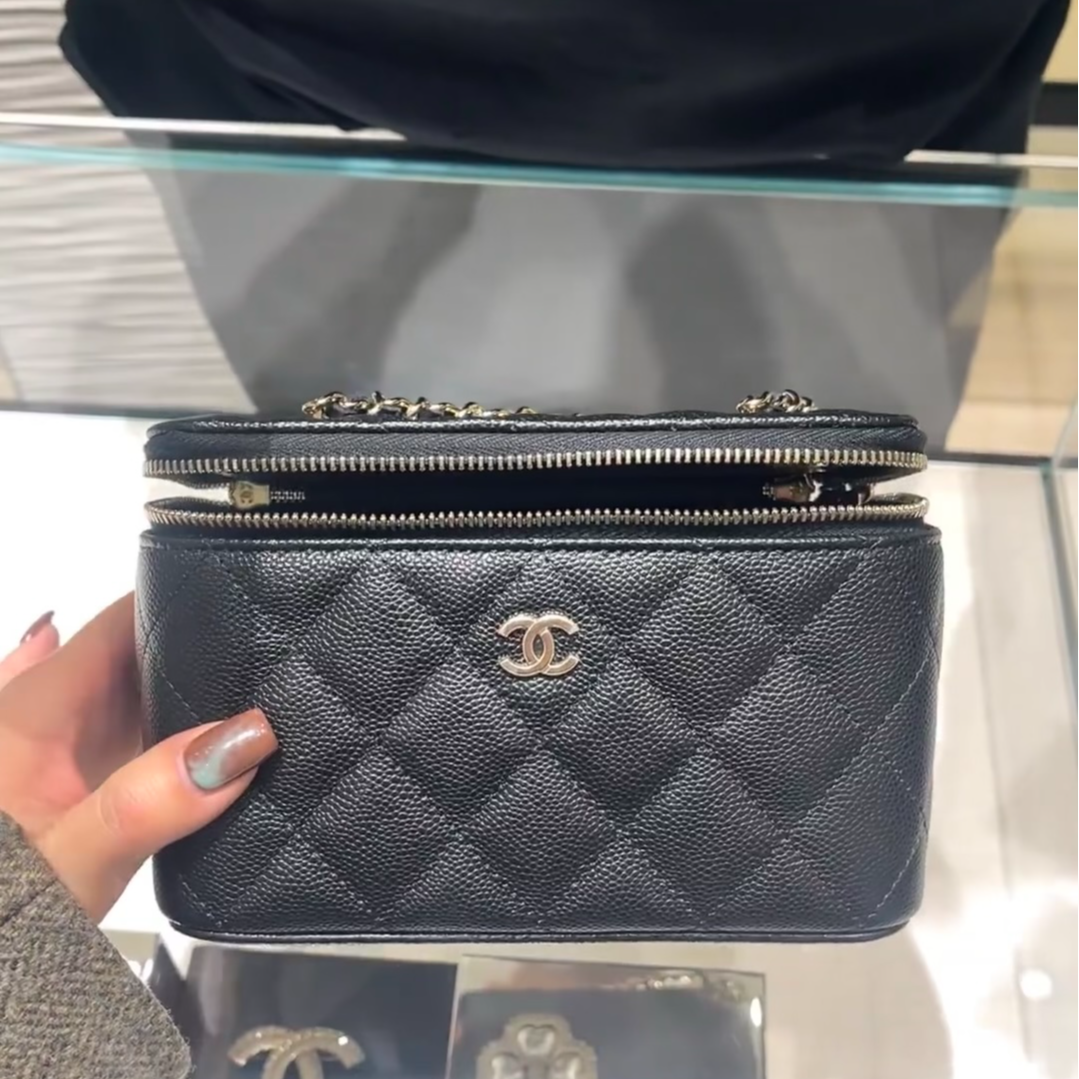 99新 Chanel/香奈儿 1647|香奈儿荔枝皮化妆盒斜挎包黑金荔枝牛