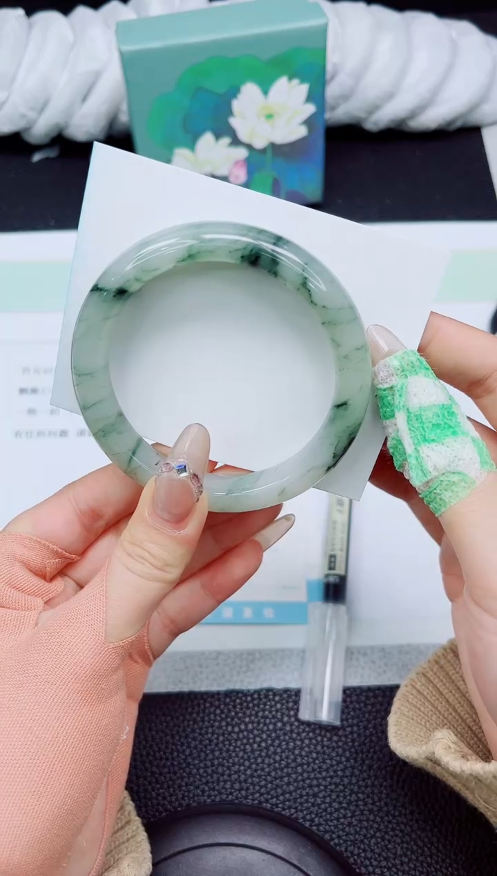 石英质玉未镶嵌手镯A92-58