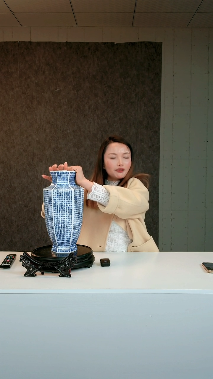 【闪购商品】摆件景德镇陶瓷青花万福瓶