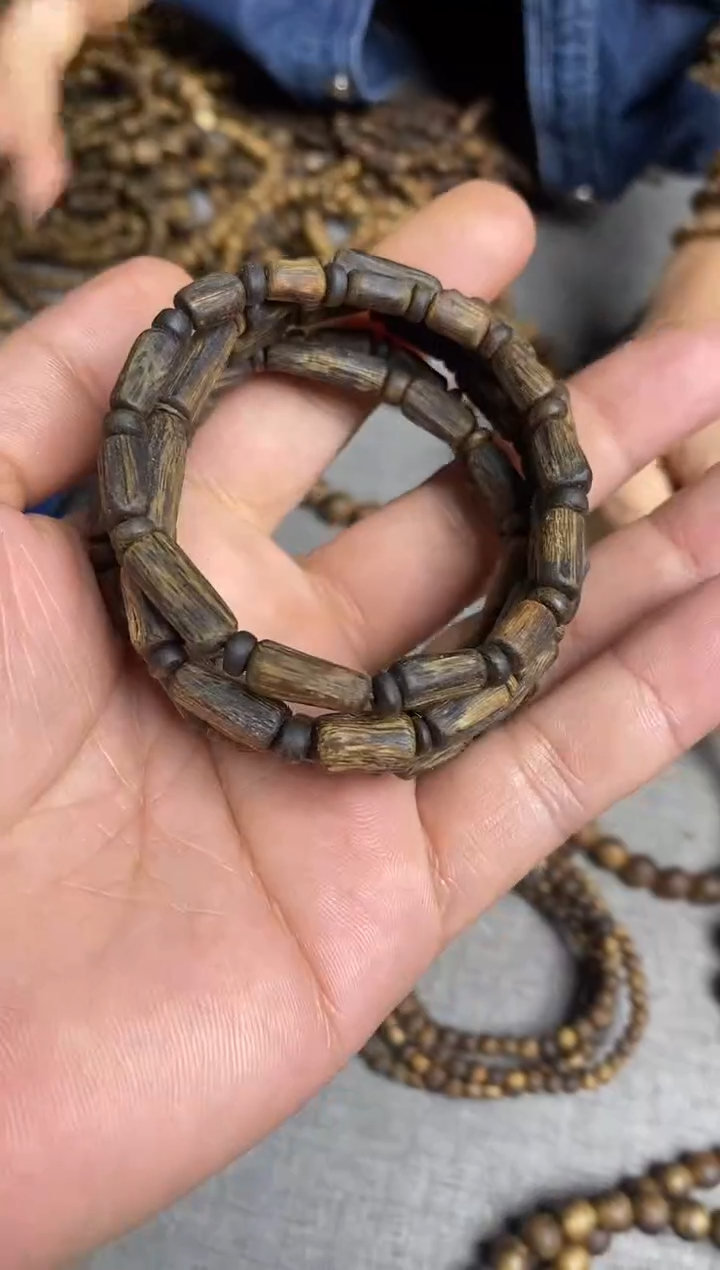 沉香手串沉水级树心油随型桶珠单圈手串多样性发一