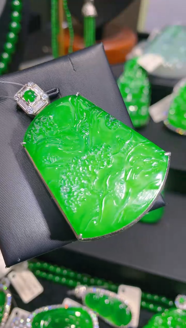 【闪购商品】翡翠颈饰银S925镶嵌56一季