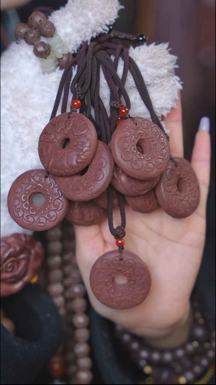 【闪购商品】泥塑花蕊夫人 生肖平安扣脖挂福利