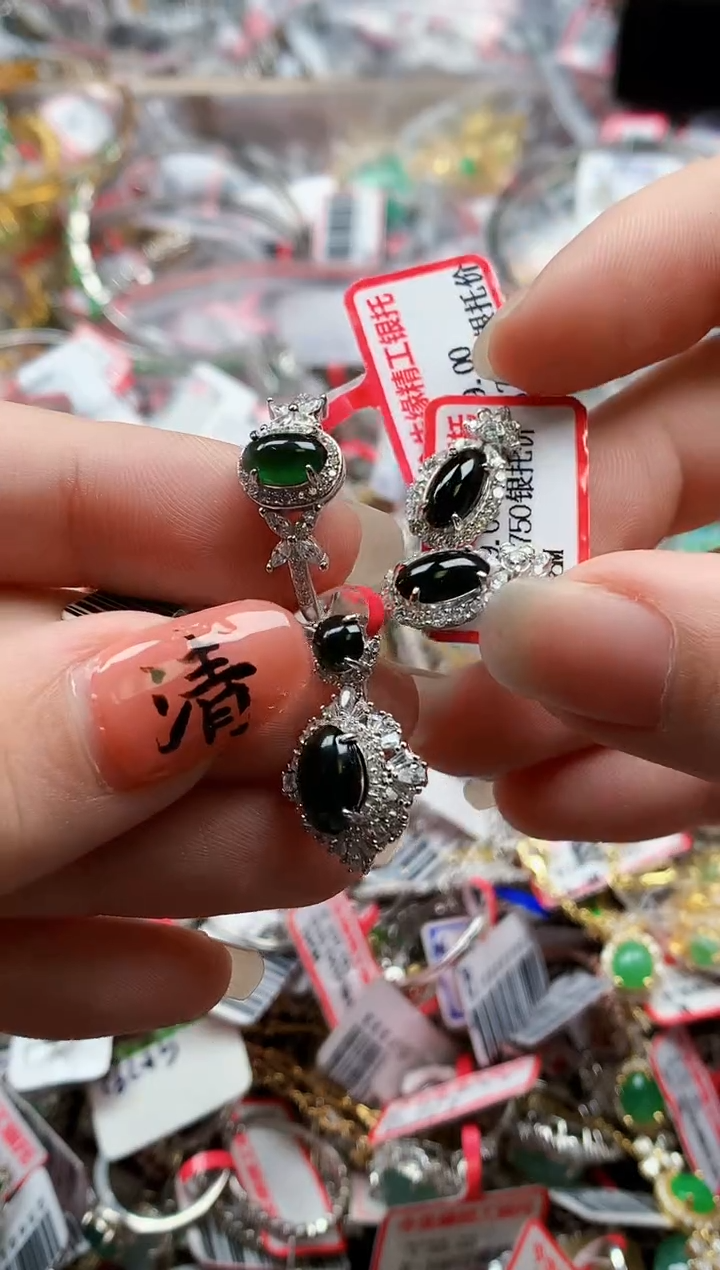 银S925镶嵌戒指翡翠好**子天然A货缅甸翡翠