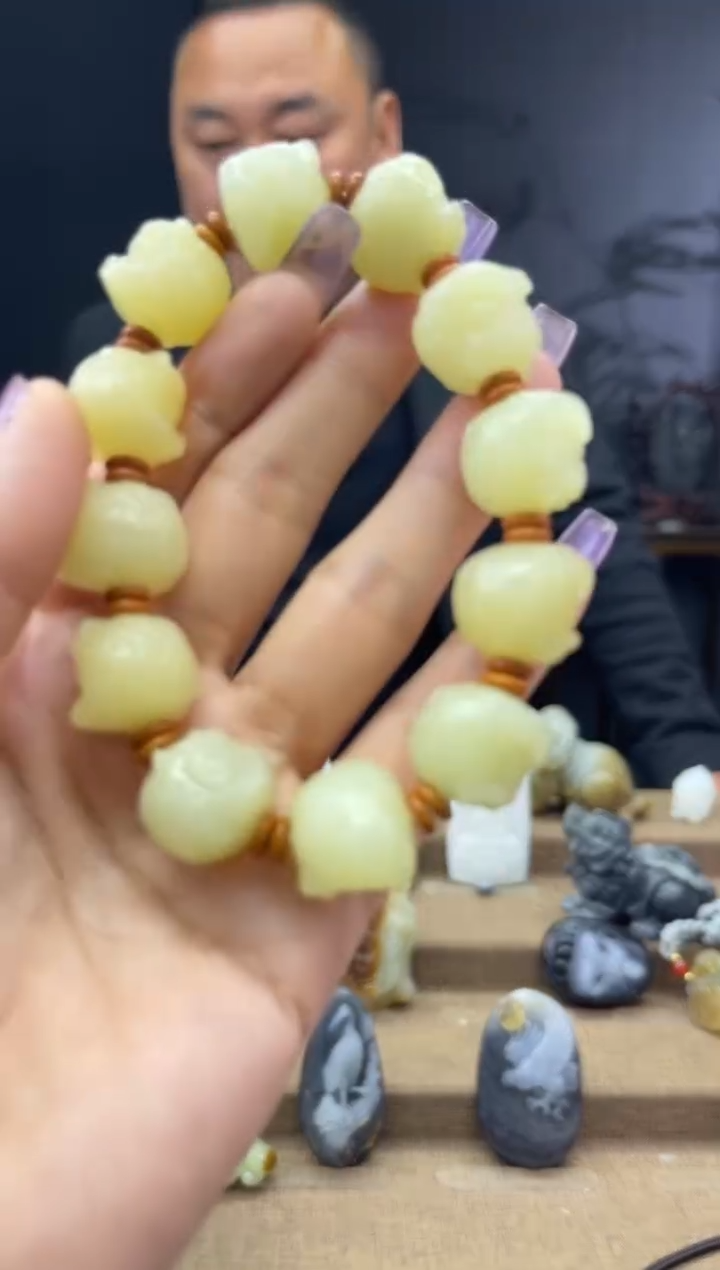颈饰未镶嵌和田玉1
