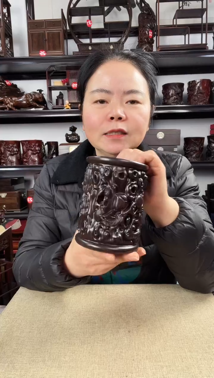 木寿桃笔筒                    