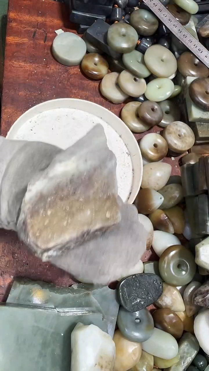 未镶嵌和田玉珠宝半成品1