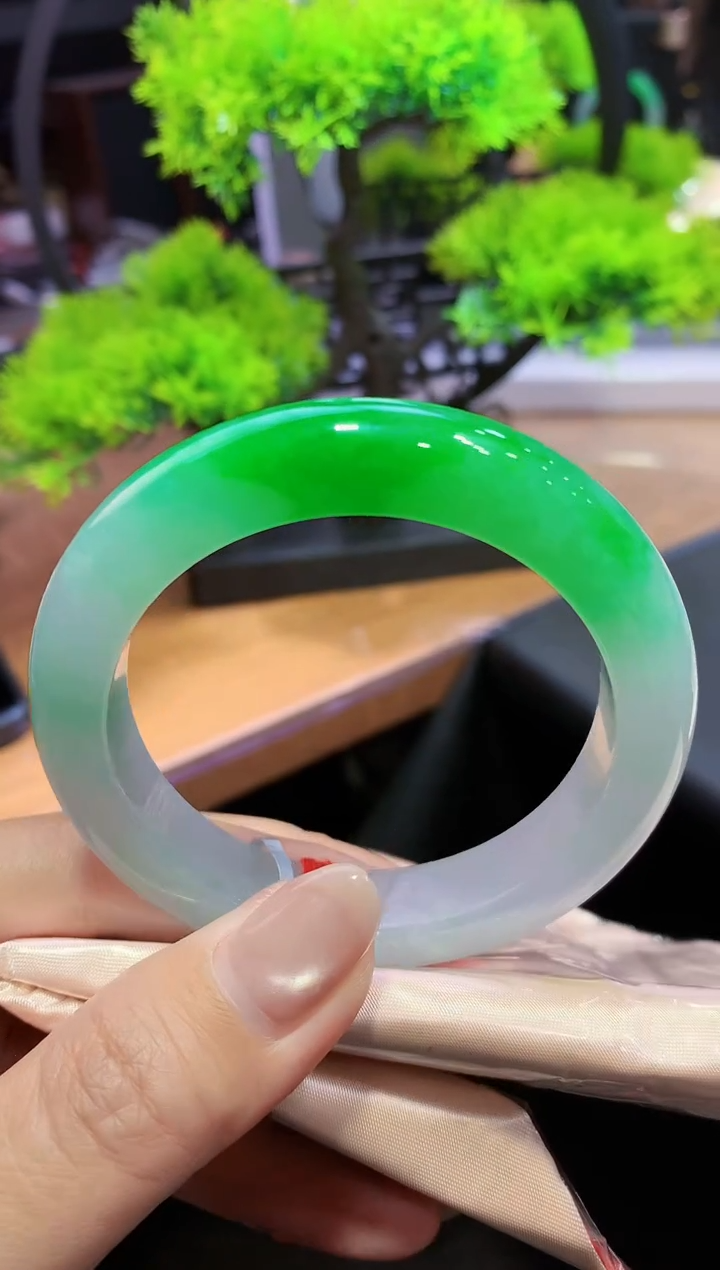 未镶嵌手镯翡翠天然A货缅甸翡翠55.5正圈总价196万定金2万