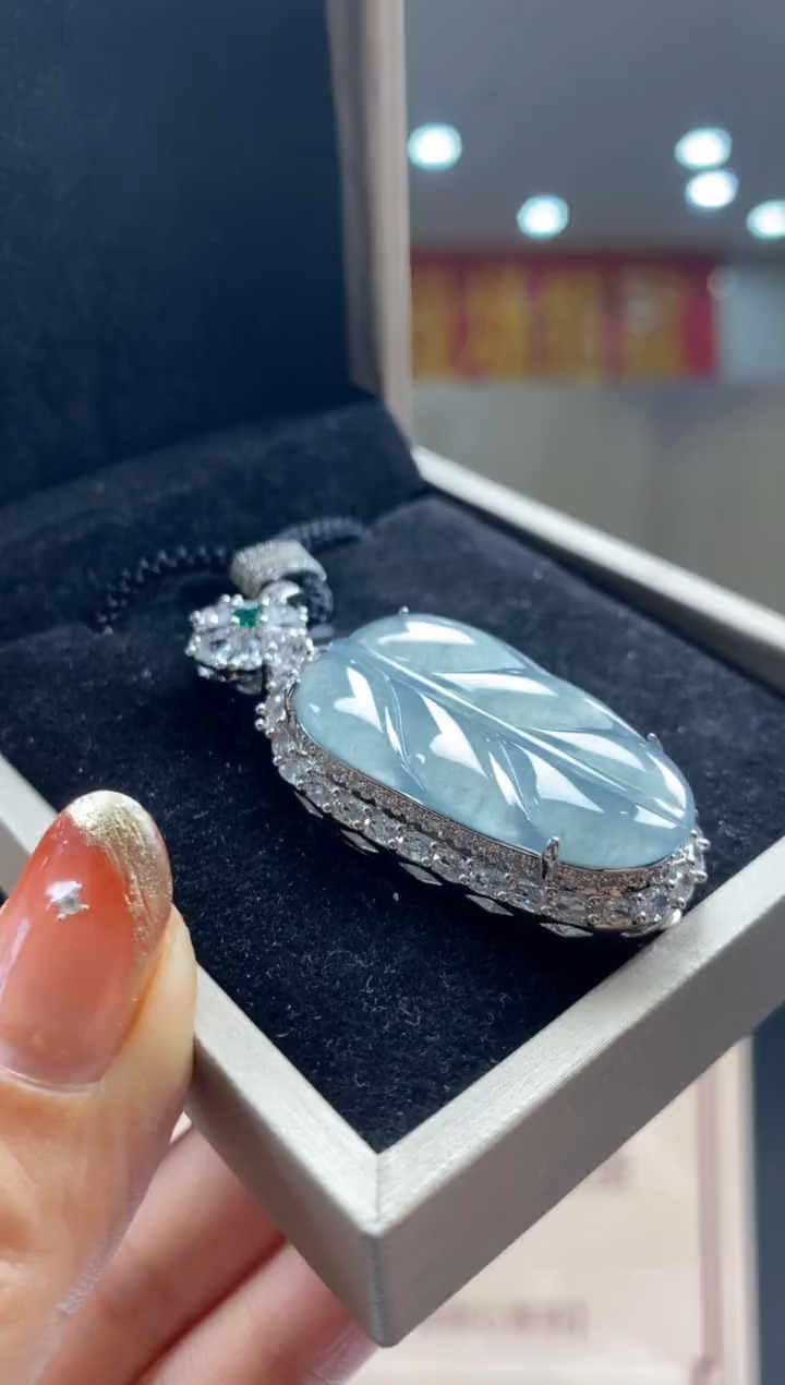 【闪购商品】翡翠颈饰未镶嵌********194