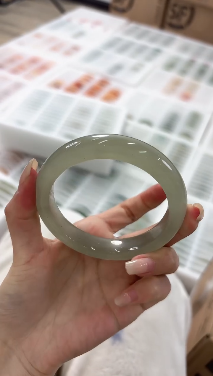 未镶嵌手镯石英质玉88-60D