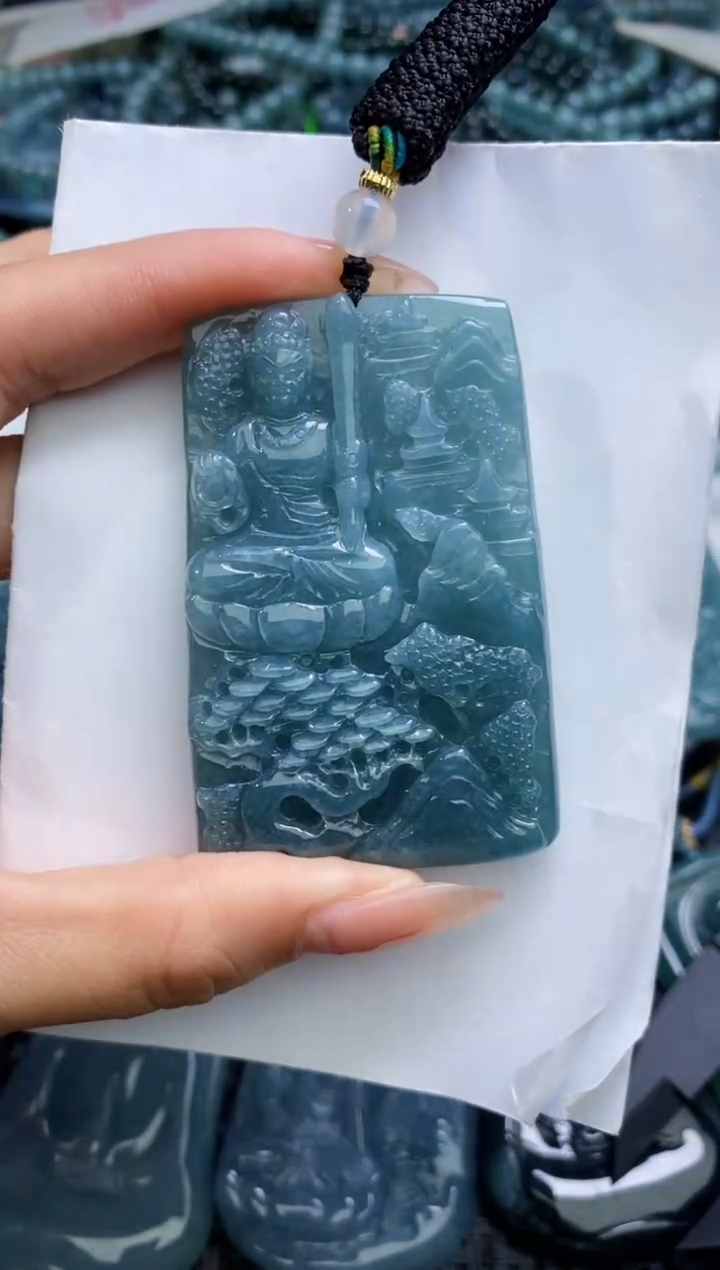 【闪购商品】翡翠颈饰未镶嵌           
