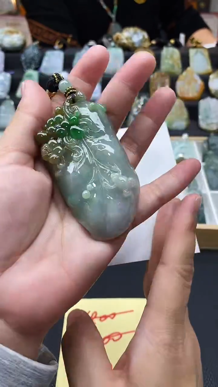 【闪购商品】翡翠颈饰未镶嵌挂件