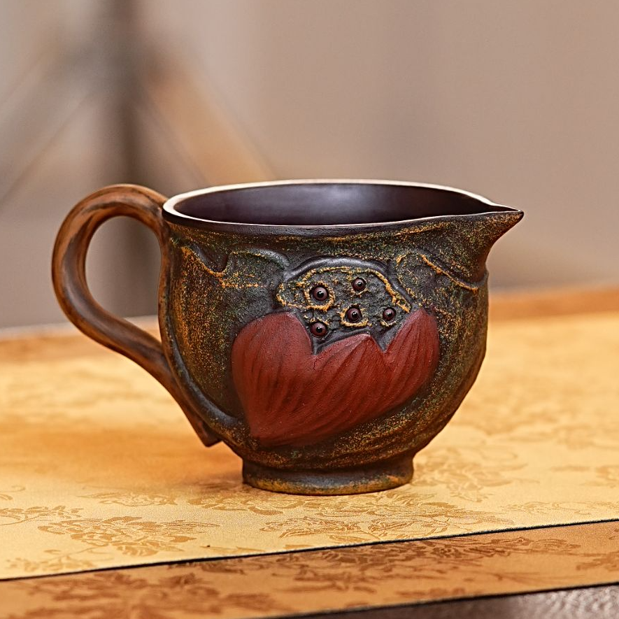 宜兴原矿紫砂荷花爱心公道杯