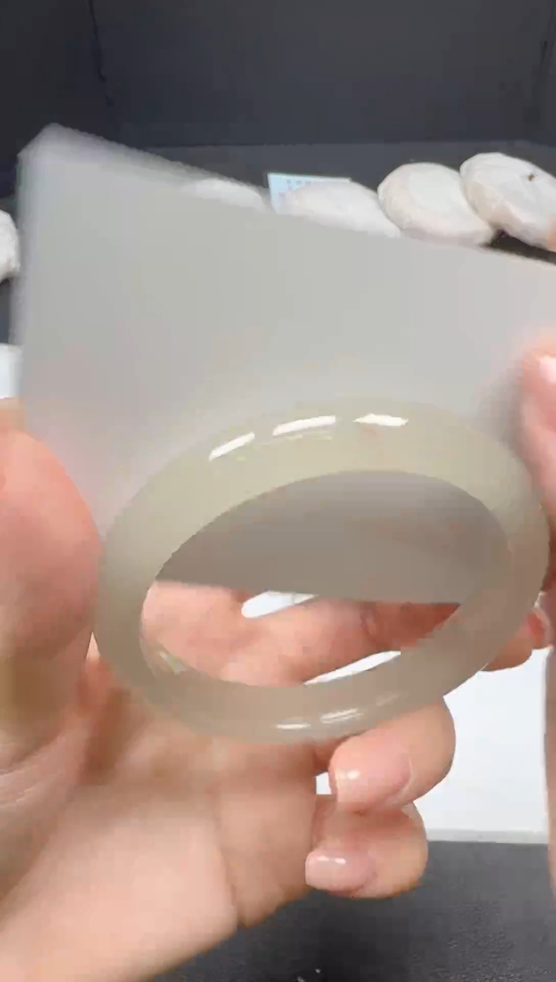 未镶嵌手镯石英质玉085微瑕-57