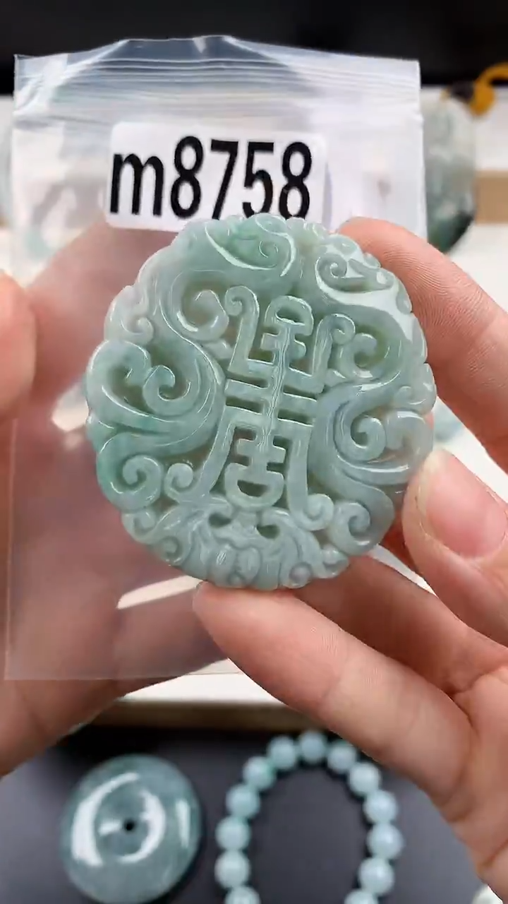 颈饰未镶嵌翡翠天然翡翠吊坠挂件