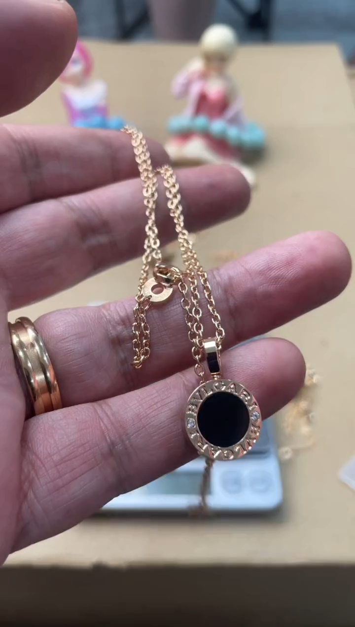 瓷片嘉荣当康大姐fu的总铺