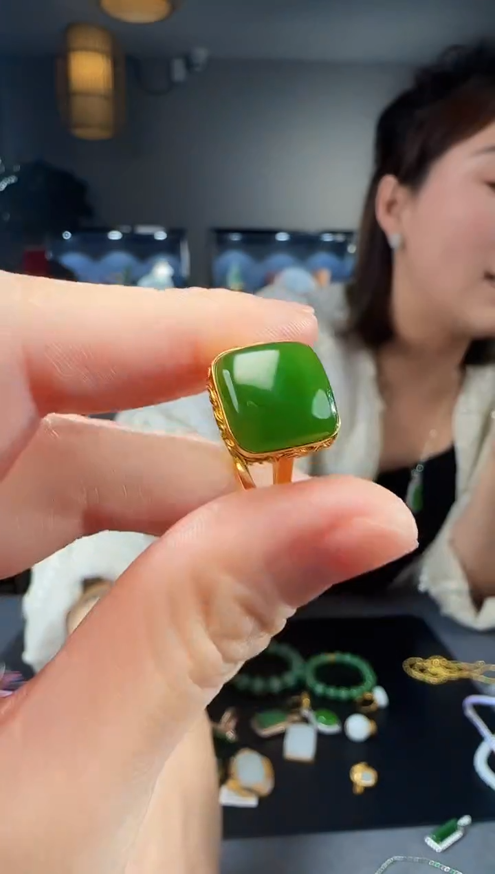 【闪购商品】和田玉戒指18K金镶嵌1