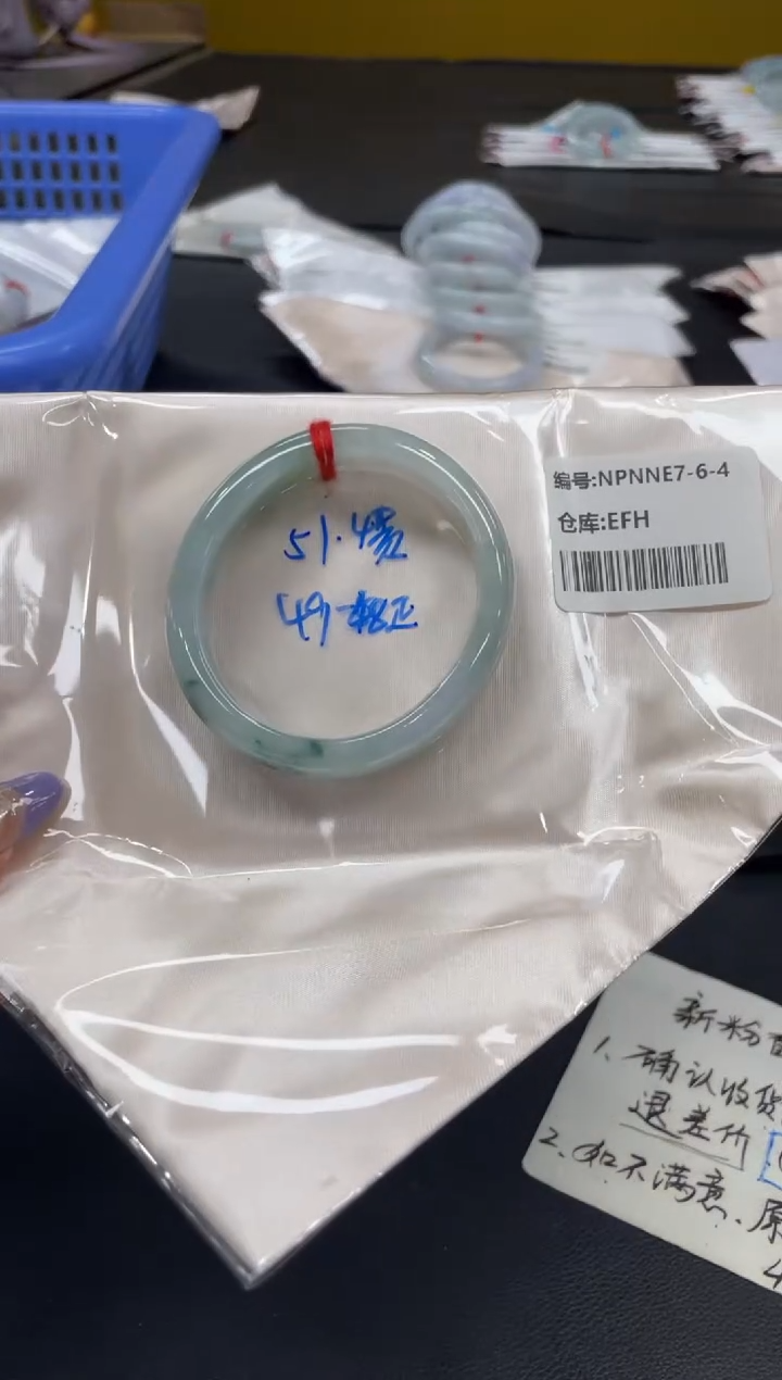 未镶嵌手镯翡翠翡翠手镯