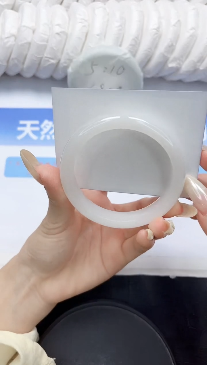 石英质玉手镯未镶嵌15-58