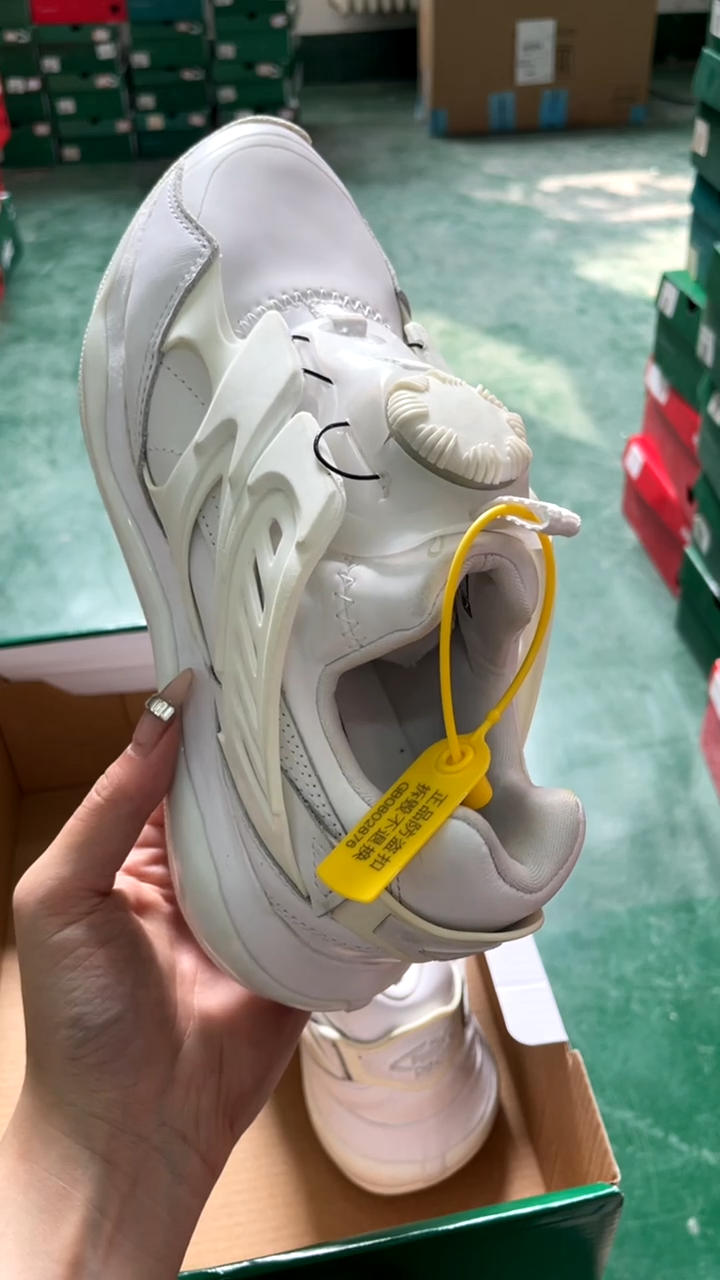 彪马时尚运动休闲鞋35.5M  Z74