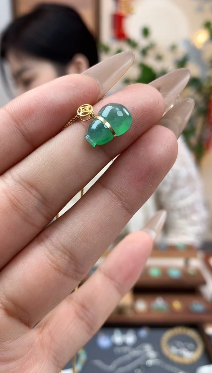 【闪购商品】翡翠吊坠(不含链)18K金镶嵌葫芦
