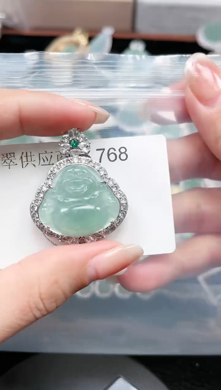 【闪购商品】翡翠颈饰未镶嵌768赠皮绳