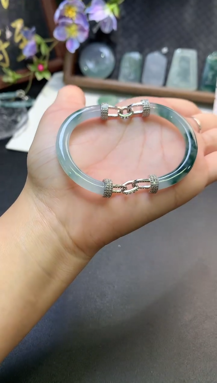 颈饰未镶嵌翡翠成品