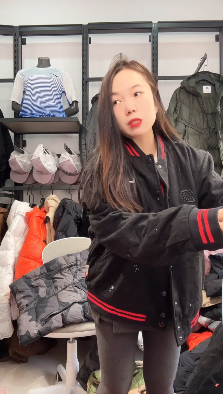 2425     编码  瑕疵直播间过款为准 尺码  ·  185