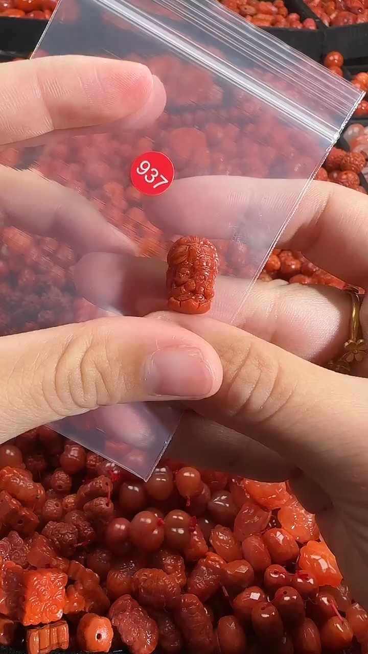 颈饰未镶嵌南红玛瑙1